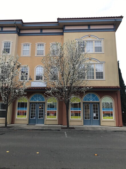 More Photos Of 220 Windsor River Rd, Windsor Apartments For Sale