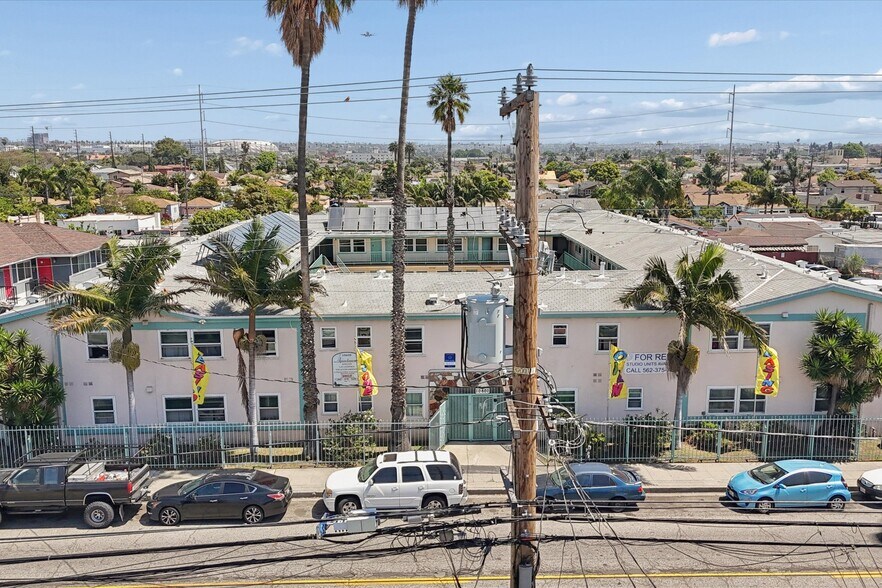 More Photos Of 10600 S Inglewood Ave, Inglewood Apartments For Sale