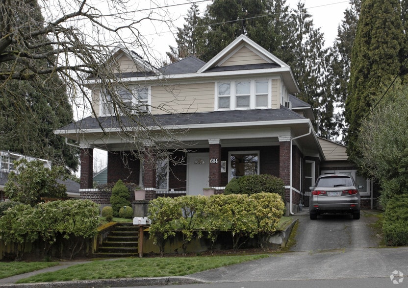 Primary Photo Of 604 E 16th St, Vancouver Coworking Space