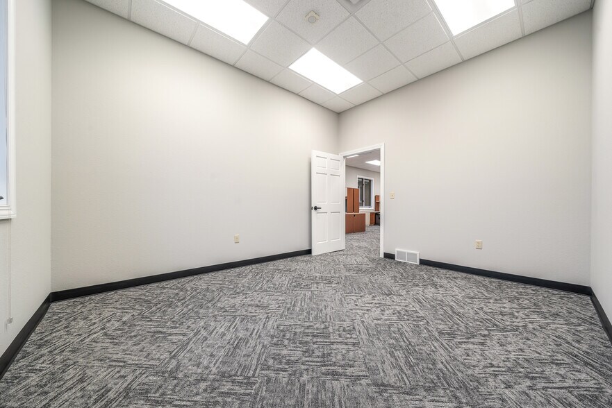 More Photos Of W6180 Aerotech Dr, Appleton Office For Lease