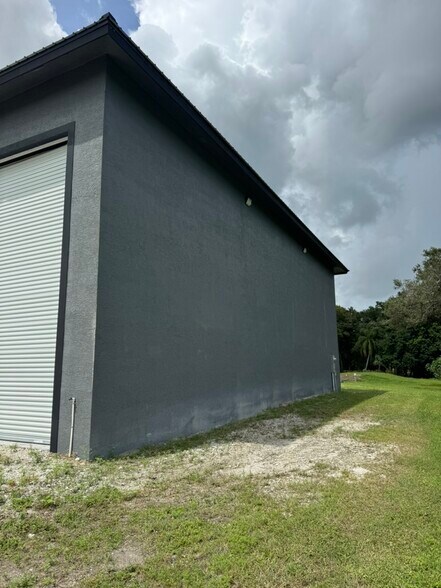 More Photos Of 2972 W US Highway 27, Clewiston Warehouse For Lease