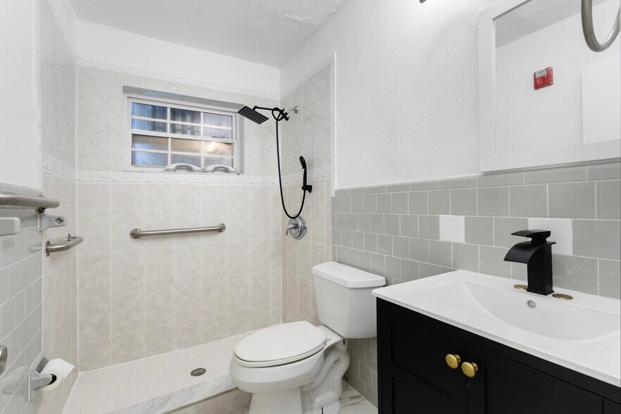 More Photos Of 1510 SW 68th Ter, North Lauderdale Healthcare For Sale