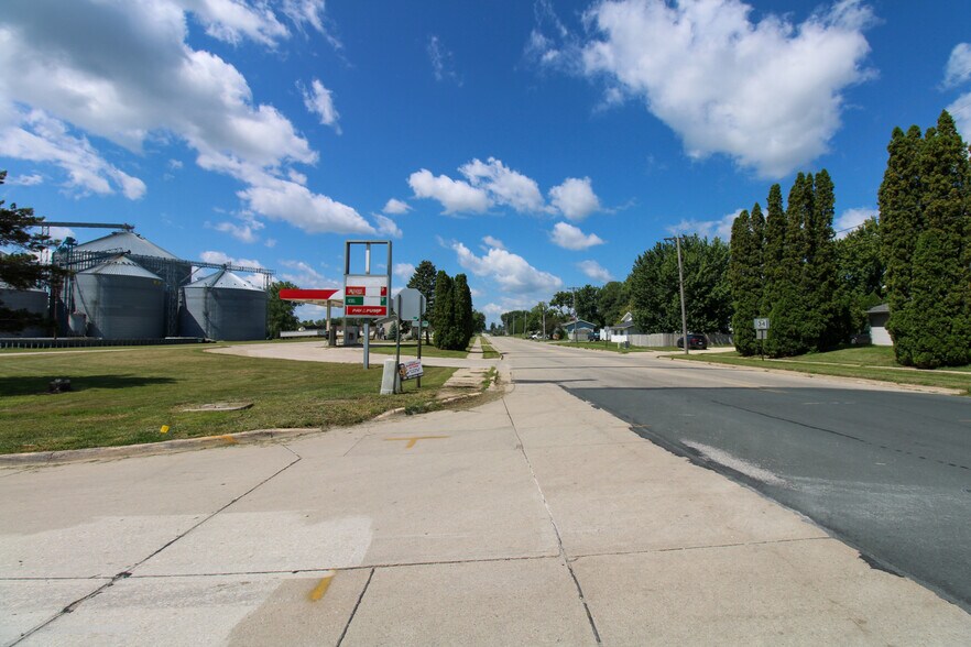 More Photos Of 107 8th Ave SW, Kasson Specialty For Sale