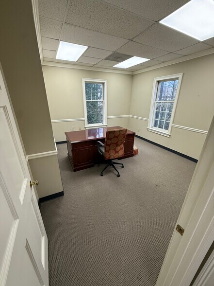 More Photos Of 6111 Peachtree Dunwoody Rd NE, Atlanta Office Residential For Sale