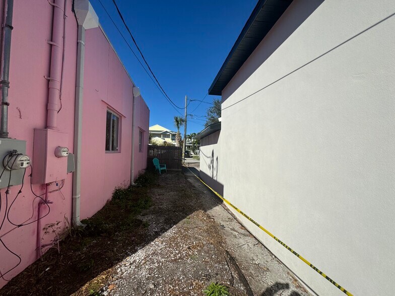 More Photos Of 463 Grant St, Dunedin Restaurant For Lease