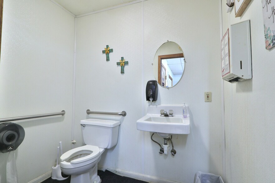 More Photos Of 472 12th St, Tecumseh General Retail For Sale