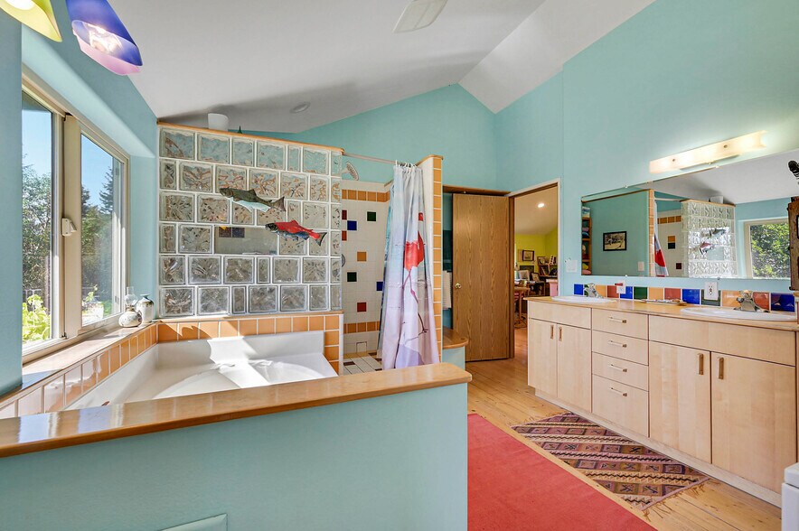 More Photos Of 1673 Woodland Dr, Port Townsend Winery Vineyard For Sale