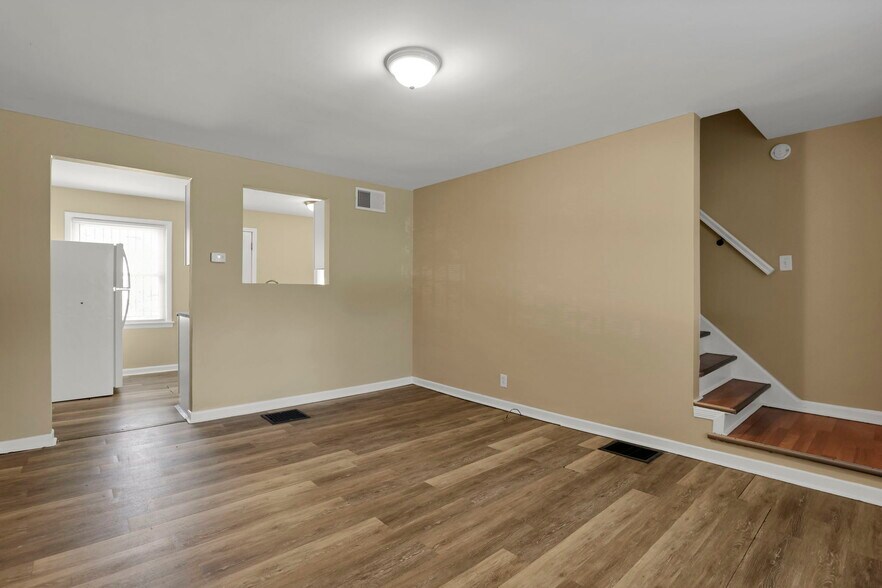 More Photos Of 1079 S James Rd, Columbus Apartments For Sale