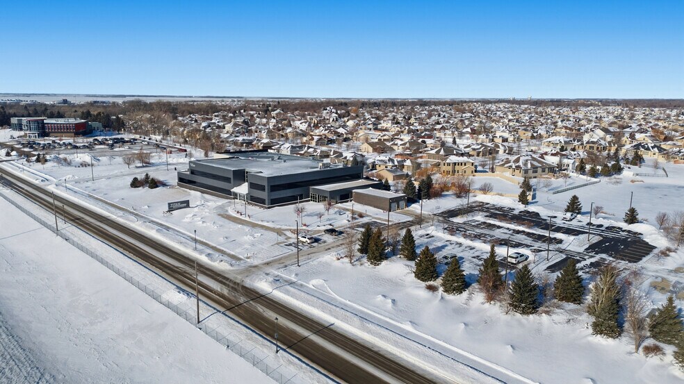 More Photos Of 644 E Beaton Dr, West Fargo Office For Lease
