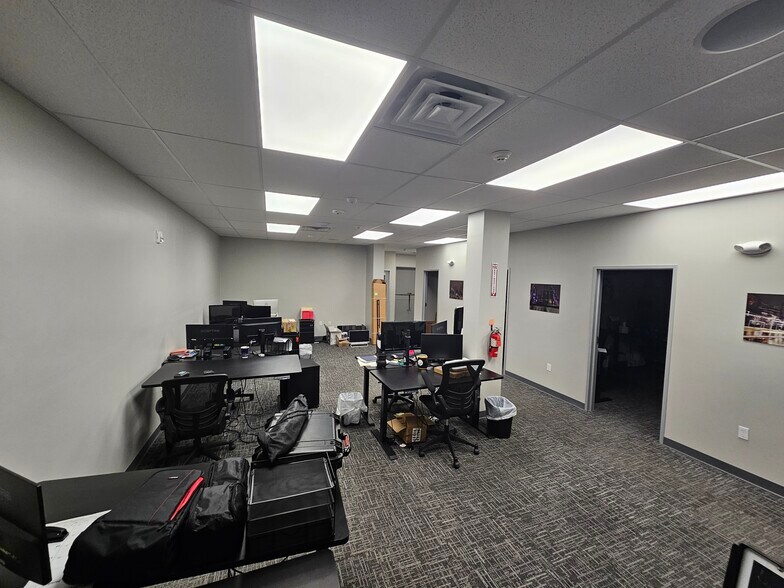 More Photos Of 456 Union Blvd, Allentown Light Manufacturing For Lease