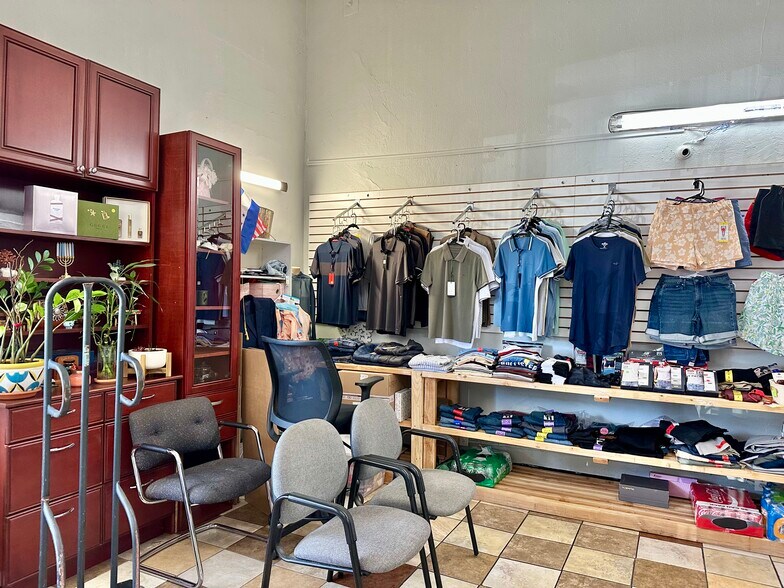 More Photos Of 845 W Gardena Blvd, Gardena Storefront For Sale