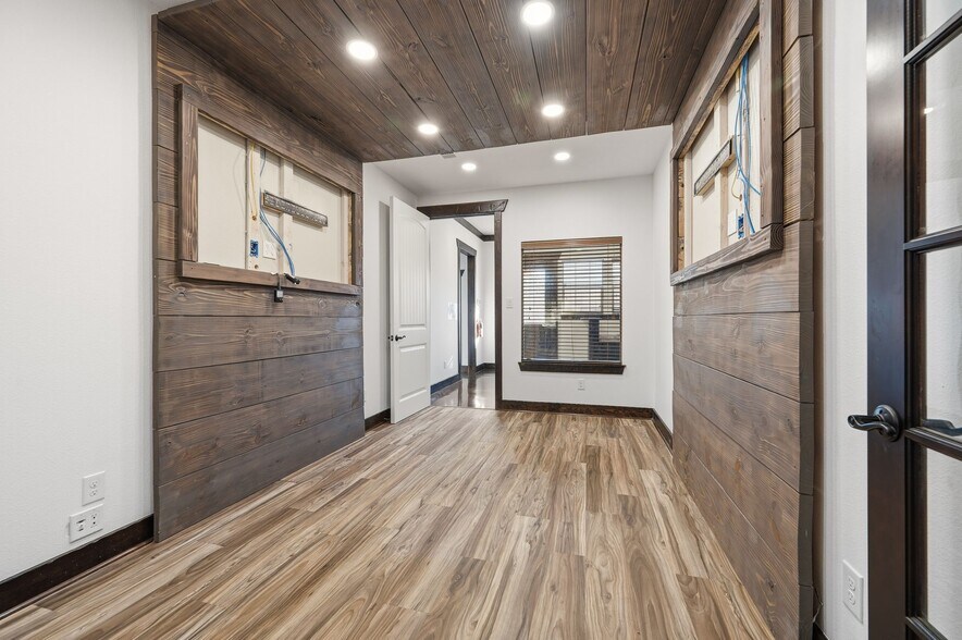 More Photos Of 131 Quest Ct, Keller Office For Lease