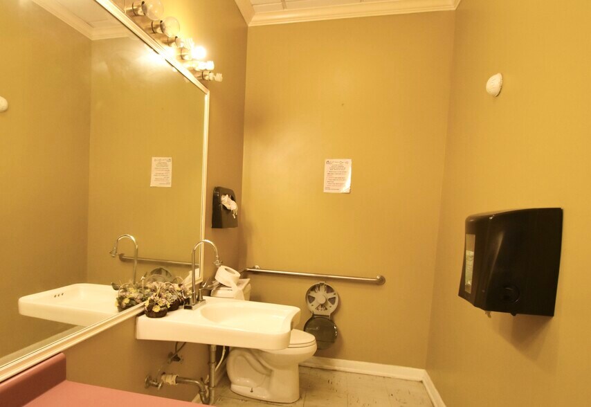 More Photos Of 810 E Sunflower Rd, Cleveland Medical For Lease