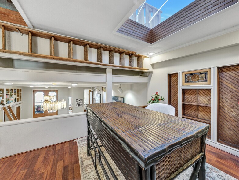 More Photos Of 106 W Main St, Pilot Point Storefront For Sale