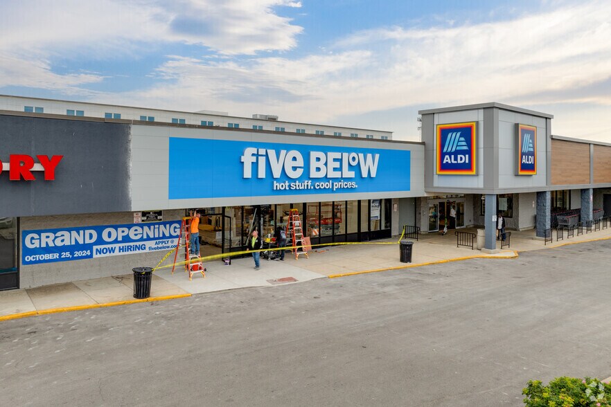 More Photos Of 800 N Kedzie Ave, Chicago Unknown For Lease