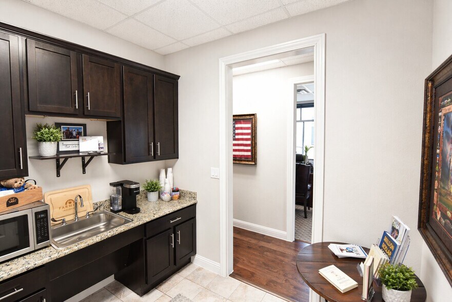 More Photos Of 3900 S Stonebridge Dr, McKinney Medical For Lease