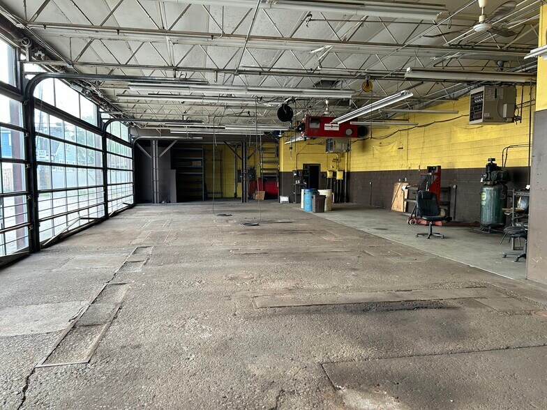 More Photos Of 7247-7249 Indianapolis Blvd, Hammond Auto Repair For Sale