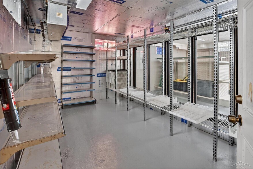 More Photos Of 10028 W Higgins Lake Dr, Roscommon Storefront Retail Residential For Sale