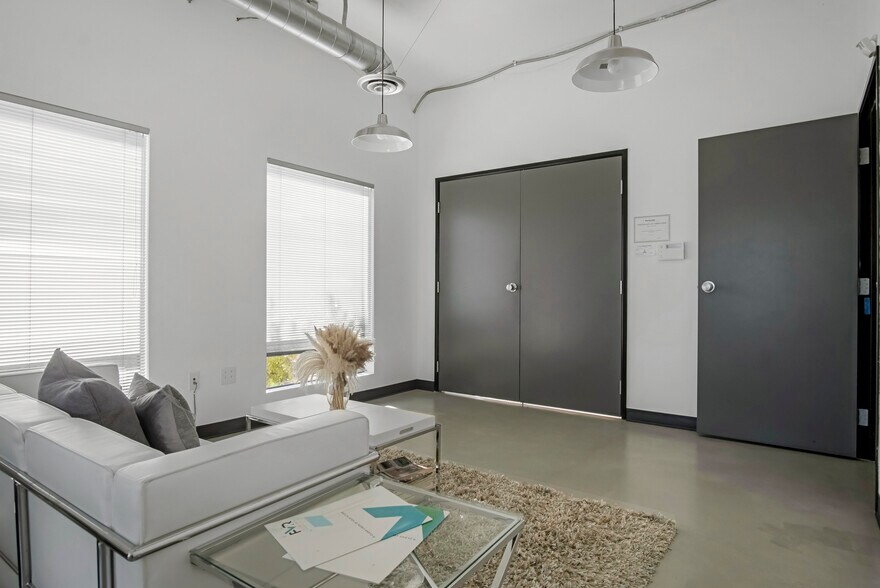 More Photos Of 18709 Topham St, Tarzana Loft Creative Space For Sale