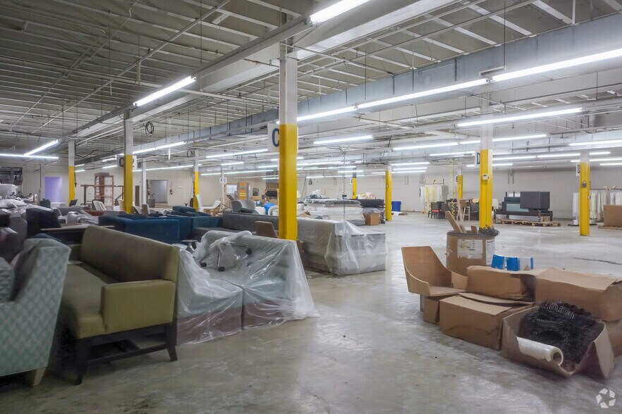 More Photos Of 100 E Newberry Ave, Liberty Manufacturing For Lease