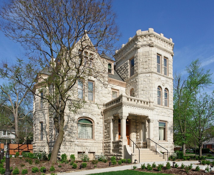 More Photos Of 1307 Massachusetts St, Lawrence Office For Lease