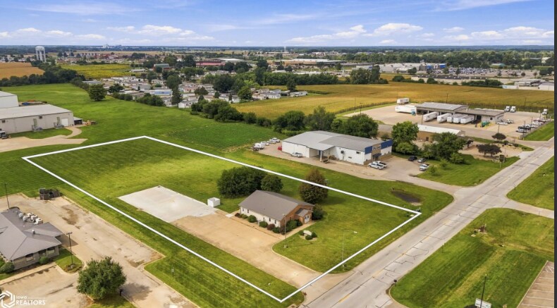 More Photos Of 1307 Broadway St, West Burlington Freestanding For Sale