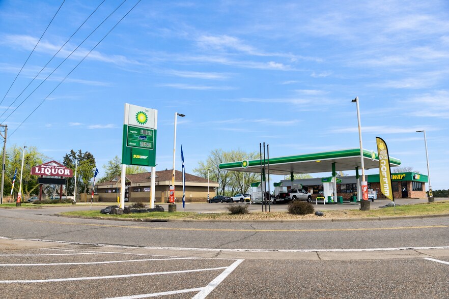 Primary Photo Of 23705 NE Highway 65, Bethel Service Station For Sale