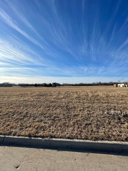 More Photos Of NW NW 86th St @ Windsor Parkway, Johnston Land For Sale