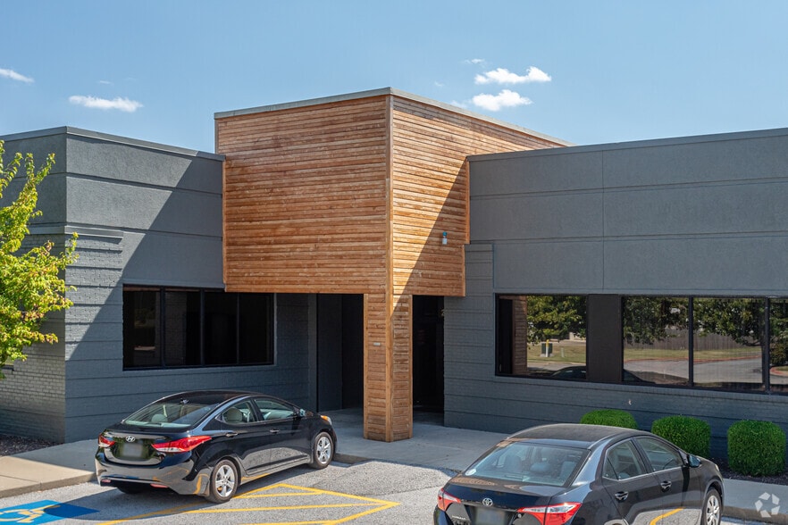 More Photos Of 3401 SE Macy Rd, Bentonville Unknown For Lease