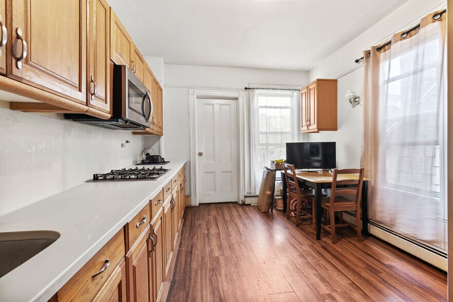 More Photos Of 350 E 193rd St, Bronx Apartments For Sale