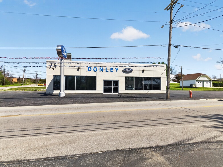 Primary Photo Of 702 Charles St, Galion Auto Dealership For Sale