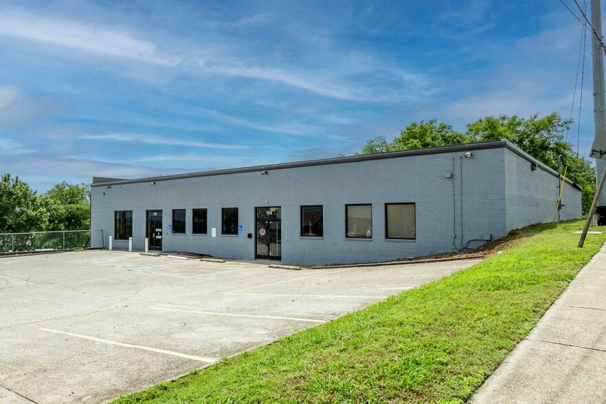 More Photos Of 108 Madison Station Blvd, Madison Freestanding For Sale
