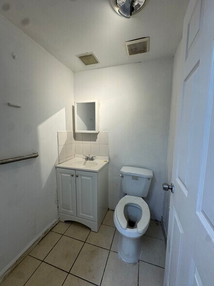 More Photos Of 2331 N State Road 7, Lauderhill Office For Sale