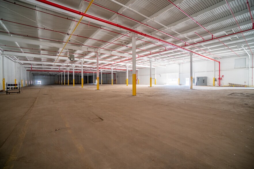More Photos Of 1885 Alamac Rd, Lumberton Warehouse For Lease