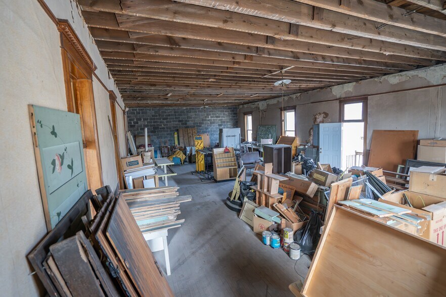 More Photos Of 433 Main St, Frankfort General Retail For Sale