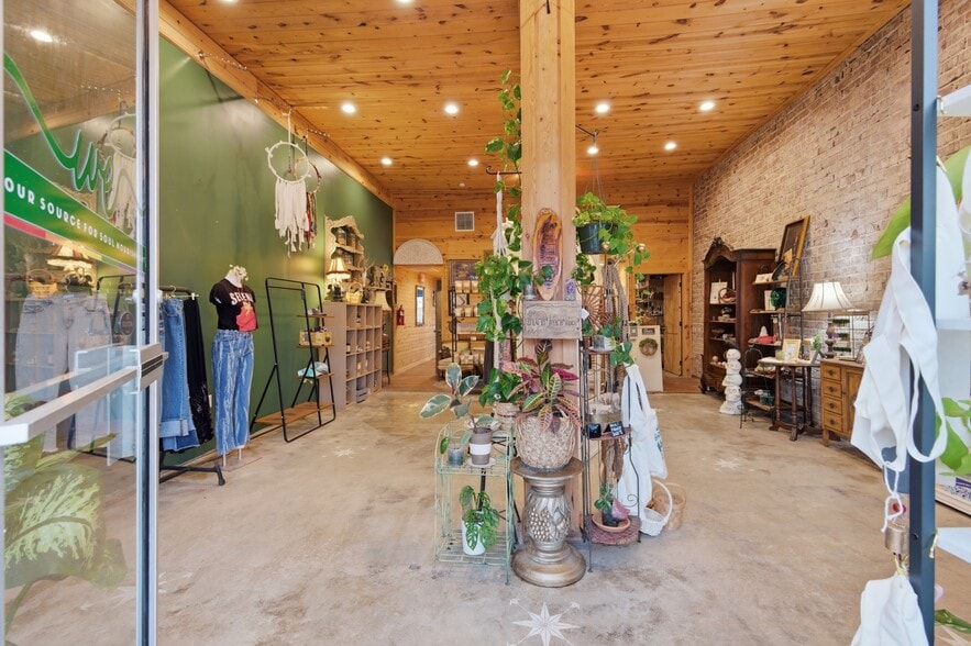 More Photos Of 131 S Lee St, Fort Gibson General Retail For Sale