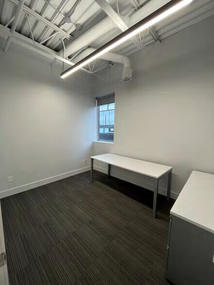 More Photos Of 22 Water St S, Kitchener Office For Lease