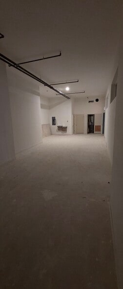 More Photos Of 2046 N Damen Ave, Chicago Storefront For Sale