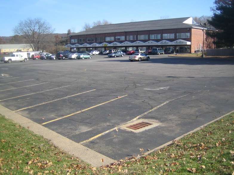 More Photos Of 30 Lafayette Sq, Vernon Freestanding For Lease