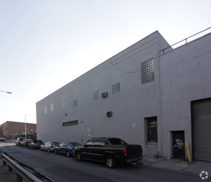 More Photos Of 50 Gold St, Brooklyn Warehouse For Lease
