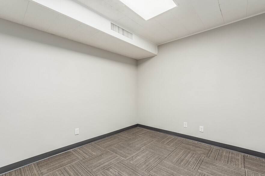 More Photos Of 1251 W Broad St, Columbus Storefront Retail Office For Sale