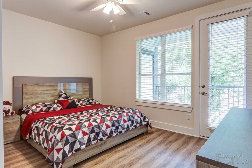More Photos Of 25115 Harper Ln, Spring Apartments For Sale