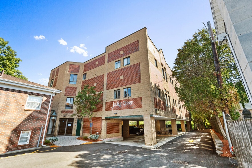 More Photos Of 63 Shore Rd, Winchester Medical For Sale