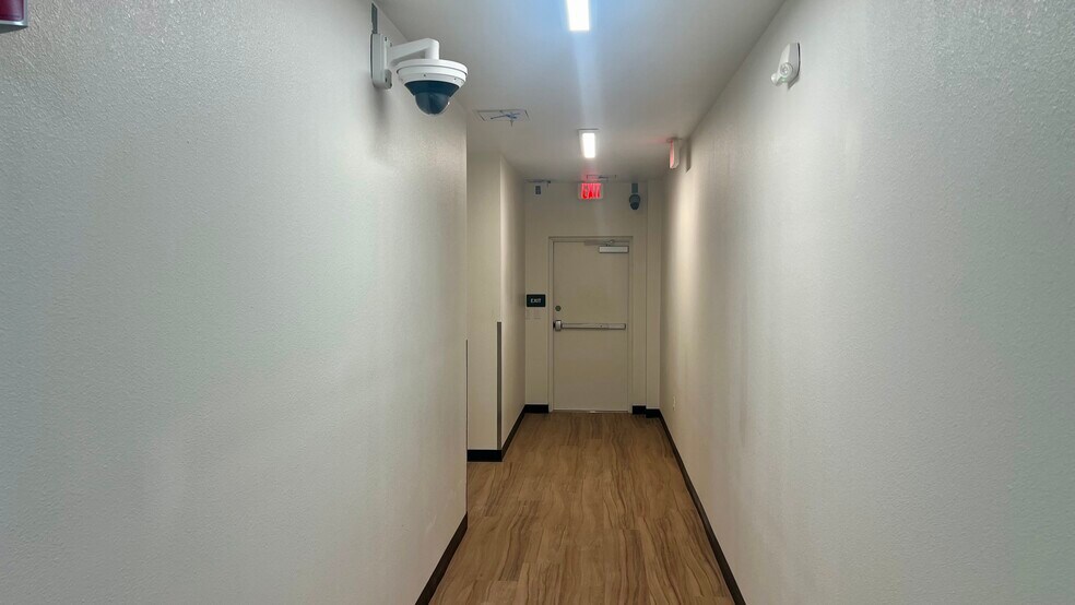 More Photos Of 2409 S Macdill Ave, Tampa Freestanding For Lease