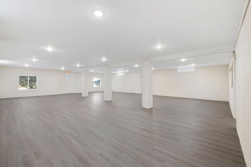 More Photos Of 3307 Sam W Dr ave, Conway Flex For Sale