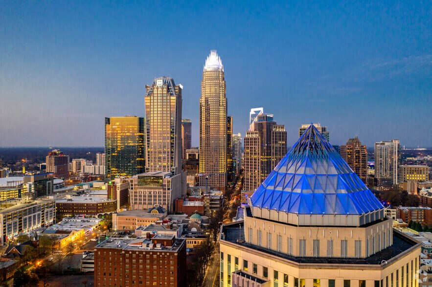 More Photos Of 525 N Tryon St, Charlotte Office For Lease