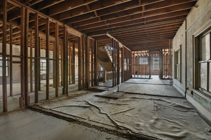 More Photos Of 115 S Jefferson St, Spokane Apartments For Lease