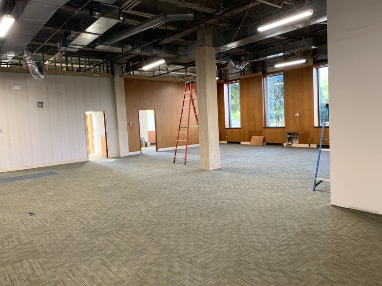 More Photos Of 4 Plaza Way, Fairhaven Bank For Lease
