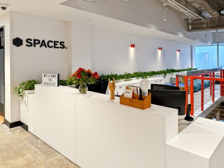 More Photos Of 128 S Tryon St, Charlotte Coworking Space