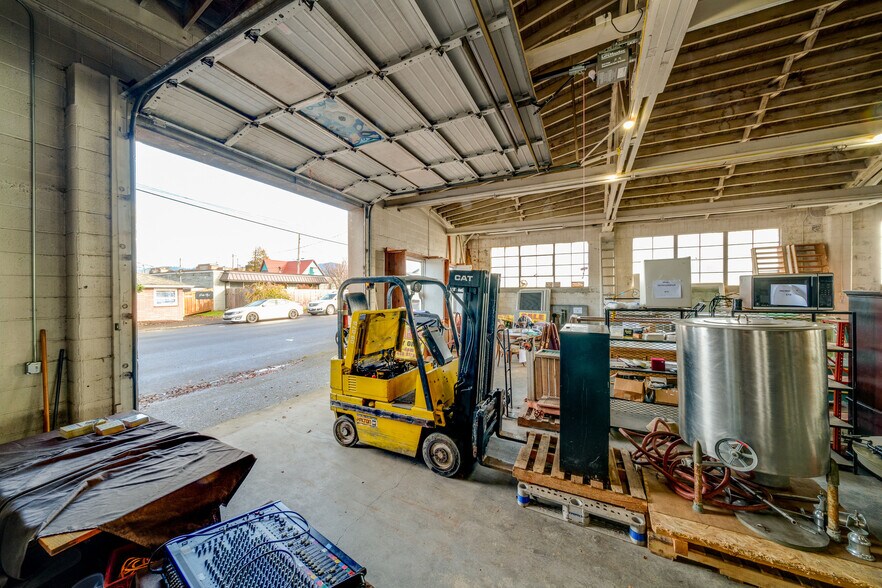 More Photos Of 2105 4th St, Tillamook Industrial For Sale